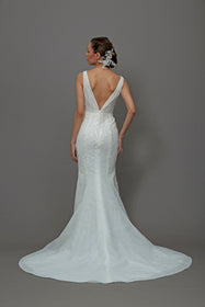 Load image into Gallery viewer, Balık gelinlik modeli kuyruklu gelinlik modeli