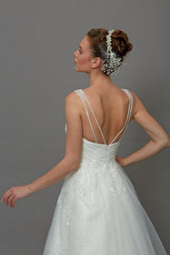 Load image into Gallery viewer, dantel a kesim gelinlik modeli evaze gelinlik modeli