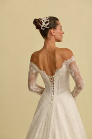 Load image into Gallery viewer, Romantik tasarımı, zarif dantel detayları ve modern çizgileriyle her gelin için özel olarak tasarlanmış A kesim, prenses ve balık model gelinlik koleksiyonu.