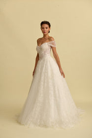 Load image into Gallery viewer, Romantik tasarımı, zarif dantel detayları ve modern çizgileriyle her gelin için özel olarak tasarlanmış A kesim, prenses ve balık model gelinlik koleksiyonu.