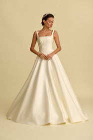 Load image into Gallery viewer, Romantik tasarımı, zarif dantel detayları ve modern çizgileriyle her gelin için özel olarak tasarlanmış A kesim, prenses ve balık model gelinlik koleksiyonu.