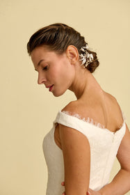 Load image into Gallery viewer, Romantik tasarımı, zarif dantel detayları ve modern çizgileriyle her gelin için özel olarak tasarlanmış A kesim, prenses ve balık model gelinlik koleksiyonu.