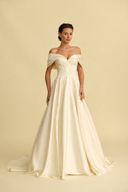 Load image into Gallery viewer, Romantik tasarımı, zarif dantel detayları ve modern çizgileriyle her gelin için özel olarak tasarlanmış A kesim, prenses ve balık model gelinlik koleksiyonu.