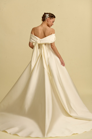 Görseli Galeri görüntüleyiciye yükleyin, Romantik tasarımı, zarif dantel detayları ve modern çizgileriyle her gelin için özel olarak tasarlanmış A kesim, prenses ve balık model gelinlik koleksiyonu.