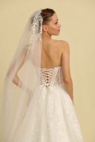 Load image into Gallery viewer, Romantik tasarımı, zarif dantel detayları ve modern çizgileriyle her gelin için özel olarak tasarlanmış A kesim, prenses ve balık model gelinlik koleksiyonu.