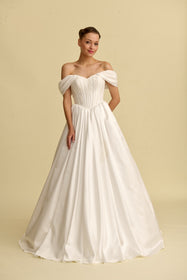 Görseli Galeri görüntüleyiciye yükleyin, Romantik tasarımı, zarif dantel detayları ve modern çizgileriyle her gelin için özel olarak tasarlanmış A kesim, prenses ve balık model gelinlik koleksiyonu.