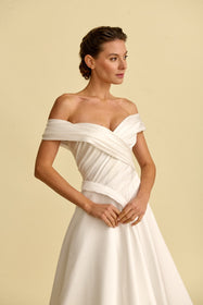 Load image into Gallery viewer, Romantik tasarımı, zarif dantel detayları ve modern çizgileriyle her gelin için özel olarak tasarlanmış A kesim, prenses ve balık model gelinlik koleksiyonu.