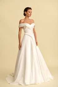 Load image into Gallery viewer, Romantik tasarımı, zarif dantel detayları ve modern çizgileriyle her gelin için özel olarak tasarlanmış A kesim, prenses ve balık model gelinlik koleksiyonu.