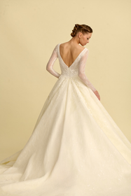 Load image into Gallery viewer, Romantik tasarımı, zarif dantel detayları ve modern çizgileriyle her gelin için özel olarak tasarlanmış A kesim, prenses ve balık model gelinlik koleksiyonu.