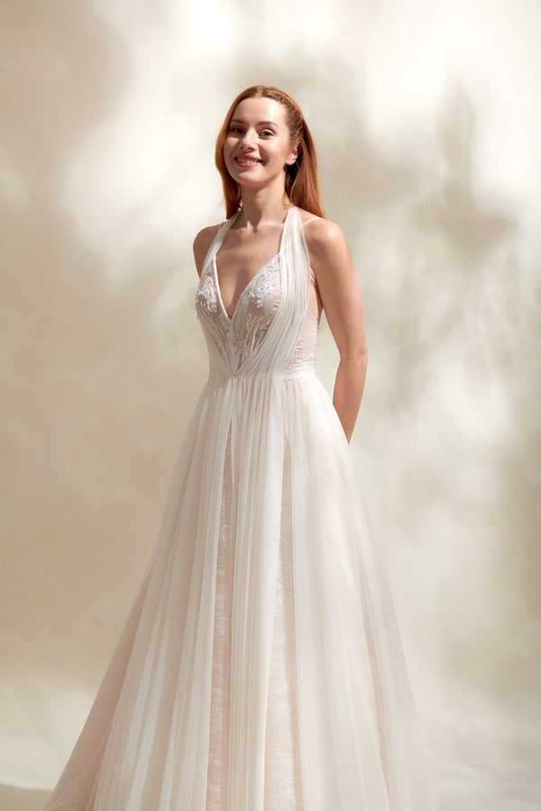 Akay A line gelinlik modeli, romantik dantel detaylı klasik A kesim düğün gelinliği