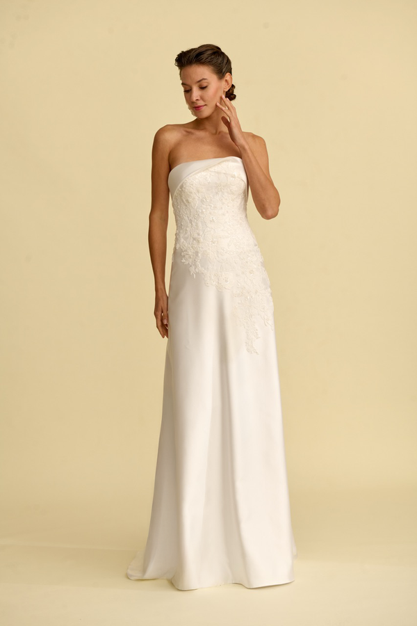 Akay düz gelinlik modeli, sade ve zarif siluetli modern minimal gelinlik tasarımı