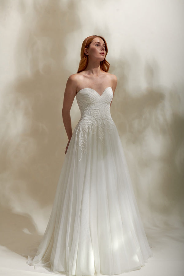 Akay modern bridal elbise, yalın çizgili düz kesim gelinlik modeli