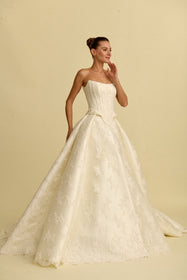 Görseli Galeri görüntüleyiciye yükleyin, Akay kabarık prenses gelinlik modeli, gösterişli kabarık etek ve romantik dantel detaylı bridal gown