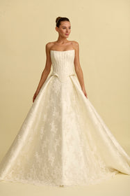 Görseli Galeri görüntüleyiciye yükleyin, Akay kabarık prenses gelinlik modeli, gösterişli kabarık etek ve romantik dantel detaylı bridal gown