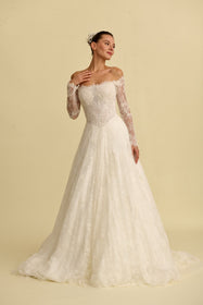 Load image into Gallery viewer, Romantik tasarımı, zarif dantel detayları ve modern çizgileriyle her gelin için özel olarak tasarlanmış A kesim, prenses ve balık model gelinlik koleksiyonu.
