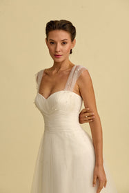 Load image into Gallery viewer, Romantik tasarımı, zarif dantel detayları ve modern çizgileriyle her gelin için özel olarak tasarlanmış A kesim, prenses ve balık model gelinlik koleksiyonu.
