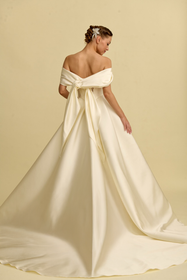 Load image into Gallery viewer, Romantik tasarımı, zarif dantel detayları ve modern çizgileriyle her gelin için özel olarak tasarlanmış A kesim, prenses ve balık model gelinlik koleksiyonu.
