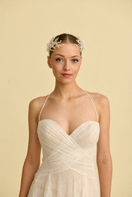 Load image into Gallery viewer, Romantik tasarımı, zarif dantel detayları ve modern çizgileriyle her gelin için özel olarak tasarlanmış A kesim, prenses ve balık model gelinlik koleksiyonu.
