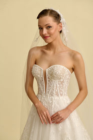 Load image into Gallery viewer, Romantik tasarımı, zarif dantel detayları ve modern çizgileriyle her gelin için özel olarak tasarlanmış A kesim, prenses ve balık model gelinlik koleksiyonu.
