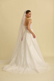 Load image into Gallery viewer, Romantik tasarımı, zarif dantel detayları ve modern çizgileriyle her gelin için özel olarak tasarlanmış A kesim, prenses ve balık model gelinlik koleksiyonu.
