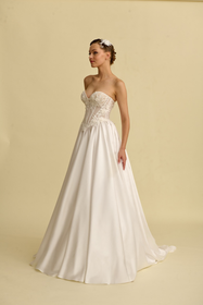 Load image into Gallery viewer, Romantik tasarımı, zarif dantel detayları ve modern çizgileriyle her gelin için özel olarak tasarlanmış A kesim, prenses ve balık model gelinlik koleksiyonu.
