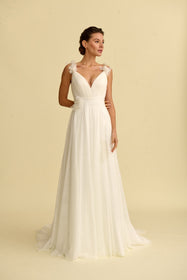 Görseli Galeri görüntüleyiciye yükleyin, Romantik tasarımı, zarif dantel detayları ve modern çizgileriyle her gelin için özel olarak tasarlanmış A kesim, prenses ve balık model gelinlik koleksiyonu.
