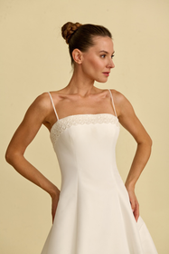 Load image into Gallery viewer, Romantik tasarımı, zarif dantel detayları ve modern çizgileriyle her gelin için özel olarak tasarlanmış A kesim, prenses ve balık model gelinlik koleksiyonu.
