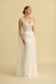 Görseli Galeri görüntüleyiciye yükleyin, Romantik tasarımı, zarif dantel detayları ve modern çizgileriyle her gelin için özel olarak tasarlanmış A kesim, prenses ve balık model gelinlik koleksiyonu.
