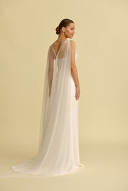 Görseli Galeri görüntüleyiciye yükleyin, Romantik tasarımı, zarif dantel detayları ve modern çizgileriyle her gelin için özel olarak tasarlanmış A kesim, prenses ve balık model gelinlik koleksiyonu.
