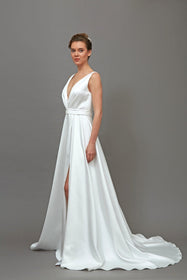 Load image into Gallery viewer, Akay helen A kesim bridal gelinlik, üstten oturan ve genişleyen zarif gelinlik modeli
