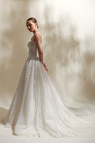 Görseli Galeri görüntüleyiciye yükleyin, Akay kabarık prenses gelinlik modeli, ihtişamlı kabarık etek ve zarif üst detaylarıyla düğün gelinliği
