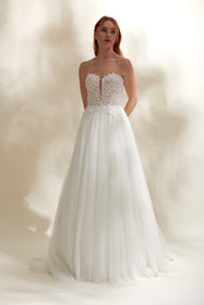 Görseli Galeri görüntüleyiciye yükleyin, Akay klasik A kesim gelinlik, zamansız stil ve romantik dantelli düğün gelinliği
