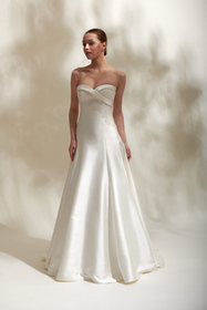 Load image into Gallery viewer, Akay A line gelinlik modeli, romantik siluetli klasik düğün gelinliği tasarımı
