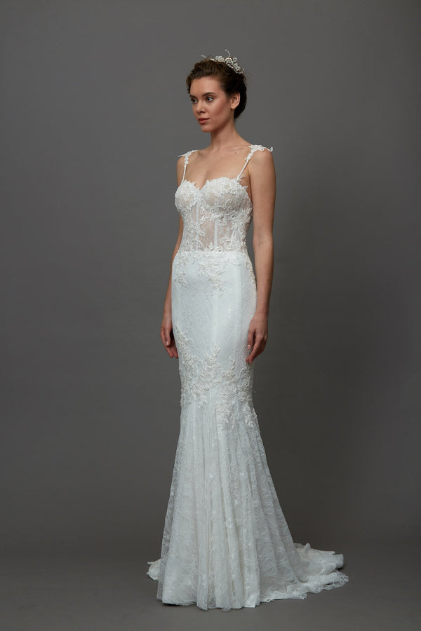 Akay balık kesim düğün gelinliği, vücut hatlarını vurgulayan zarif ve modern tasarım dantel gelinlik