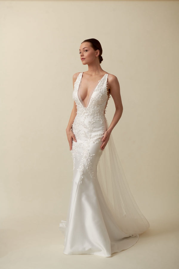 Akay balık model gelinlik, dar kesimli ışıltılı tasarım