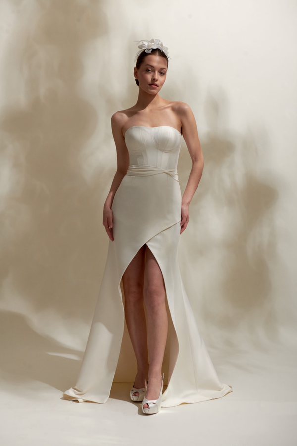 Akay balık kesim gelinlik, vücudu saran modern bridal tasarım