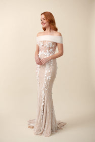 Görseli Galeri görüntüleyiciye yükleyin, Akay balık form gelinlik, aşağı doğru açılan etekli zarif düğün gelinliği, gelinlik modeli
