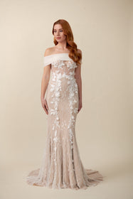 Görseli Galeri görüntüleyiciye yükleyin, Akay balık form gelinlik, aşağı doğru açılan etekli zarif düğün gelinliği
