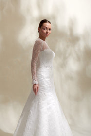 Görseli Galeri görüntüleyiciye yükleyin, Akay fit kesim balık gelinlik modeli, şık ve feminen siluetli düğün elbisesi
