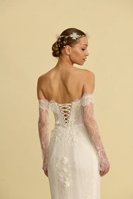 Görseli Galeri görüntüleyiciye yükleyin, Akay dar kesim balık gelinlik modeli, şık ve sofistike bridal stil gelinlik
