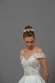 Görseli Galeri görüntüleyiciye yükleyin, Akay kabarık prenses gelinlik modeli, tamamen işlemeli prenses kesim gelinlik
