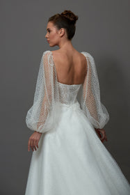 Görseli Galeri görüntüleyiciye yükleyin, Akay prenses kesim kabarık gelinlik, gösterişli tül etekli ve dantel detaylı klasik bridal tasarım
