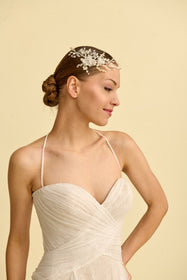 Görseli Galeri görüntüleyiciye yükleyin, Akay sade düz gelinlik, temiz hatlı ve şık minimalist bridal stil gelinlik modeli
