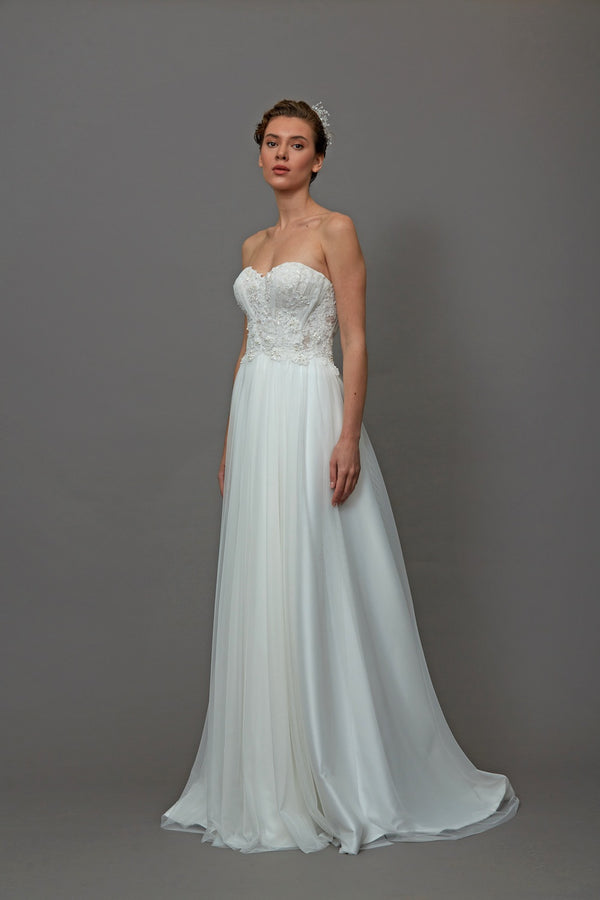 Akay sade helen düz gelinlik, temiz hatlı ve şık minimalist bridal stil gelinlik modeli