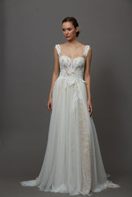 Load image into Gallery viewer, Akay helen kesim gelinlik, dantel detaylı klasik bridal tasarım
