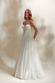 Görseli Galeri görüntüleyiciye yükleyin, Akay modern bridal elbise, yalın çizgili düz kesim gelinlik modeli
