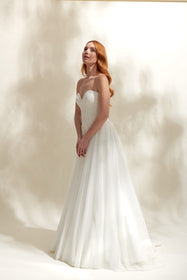 Görseli Galeri görüntüleyiciye yükleyin, Akay modern bridal elbise, yalın çizgili düz kesim gelinlik modeli
