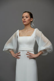 Görseli Galeri görüntüleyiciye yükleyin, Akay sade düz gelinlik, temiz hatlı ve şık minimalist bridal stil gelinlik modeli
