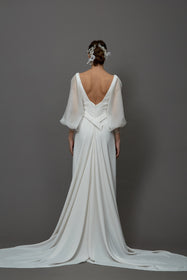 Görseli Galeri görüntüleyiciye yükleyin, Akay sade düz gelinlik, temiz hatlı ve şık minimalist bridal stil gelinlik modeli
