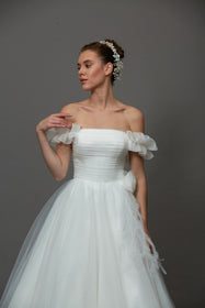 Görseli Galeri görüntüleyiciye yükleyin, Akay prenses kabarık gelinlik modeli çiçekli motif
